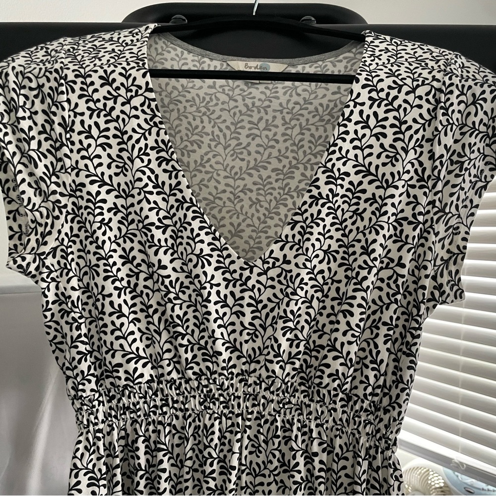 Boden Curved Waist Seam dress black white